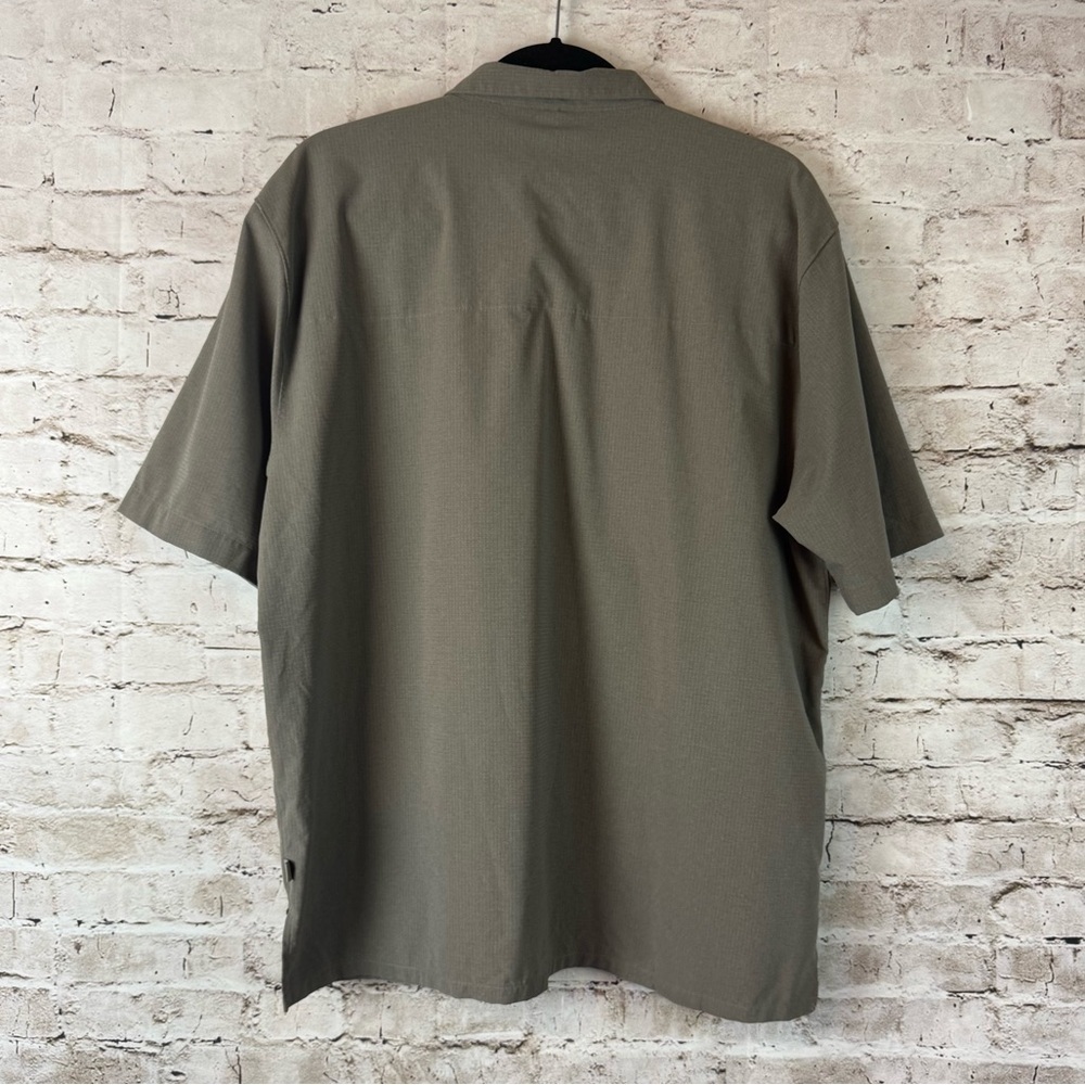 Lululemon Men's Airing Easy Short Sleeve Camp Button Down Shirt Green  L/XL - Picture 4 of 5